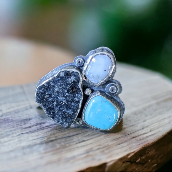 Large Sterling Silver, Turquoise, Quartz Druzy, & Enamel Statement Ring. - Picture 3 of 14